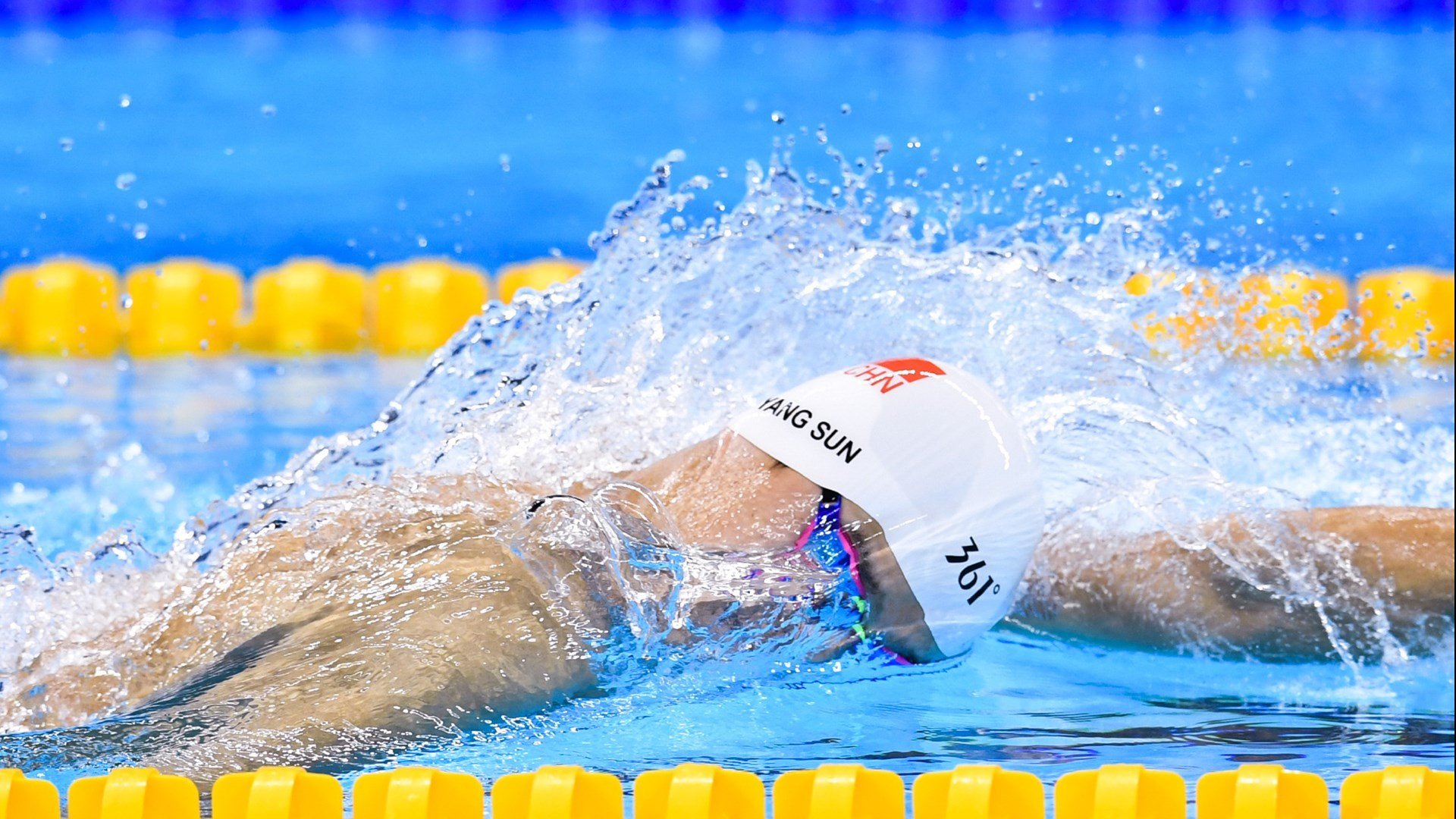 “尼古拉斯·桑特基的精准远射与高效传球，成为美洲狮队攻守兼备的核心”